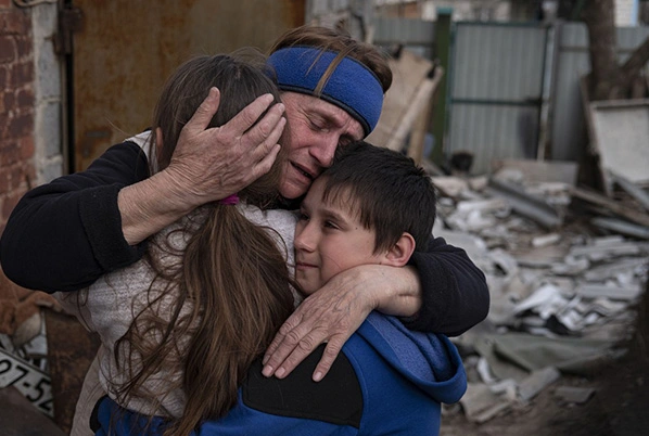 a man in ukraine war with this children